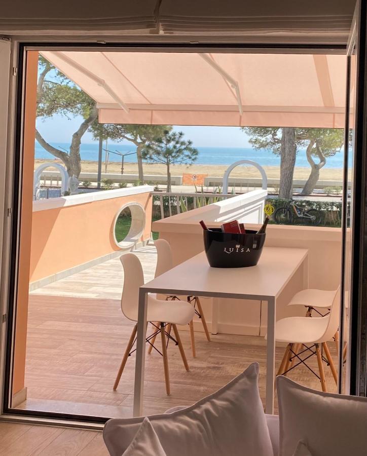 Appartamento Fronte Mare Villa Lory Lignano Sabbiadoro Exterior foto