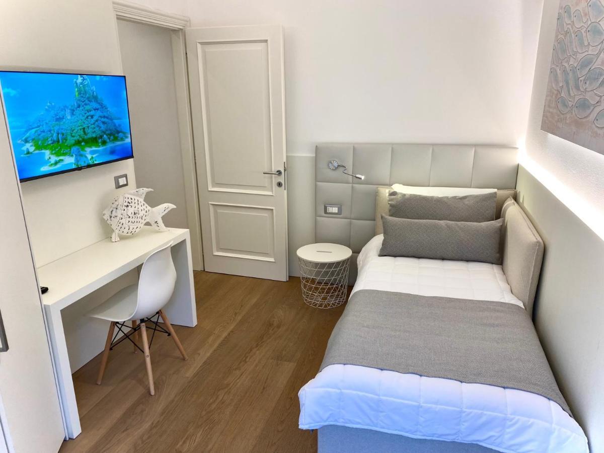 Appartamento Fronte Mare Villa Lory Lignano Sabbiadoro Exterior foto
